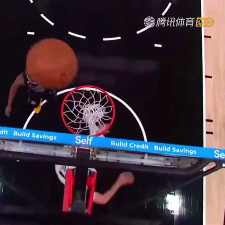 罕見一幕！努爾基奇拋投